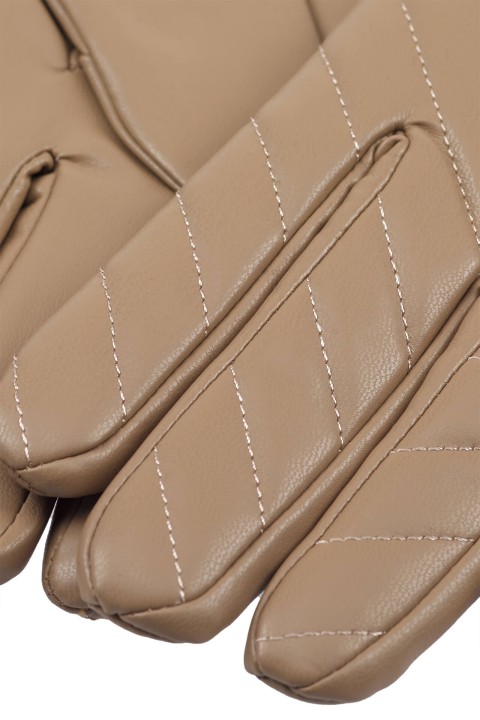 Guantes con pespuntes