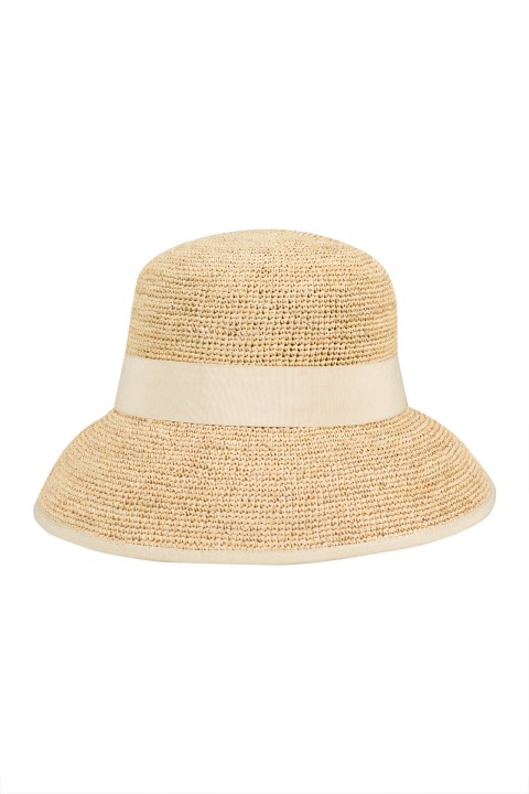  Hat in natural raffia