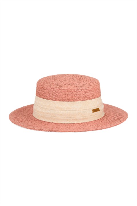 Hat in raffia