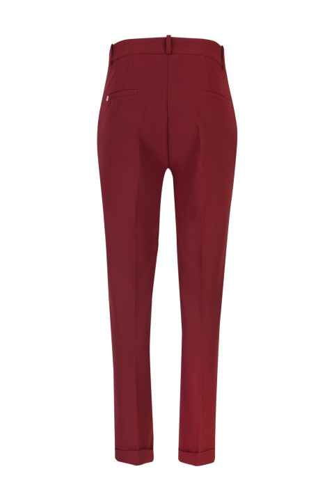 Pantalones clásicos de corte ajustado Pantalones clásicos de corte ajustado