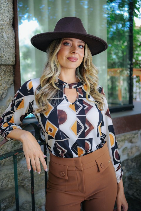 Twisted collar sweater Twisted collar sweater